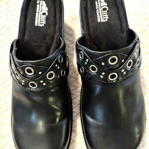 Cliffs by White Mountain Black Slip-on Clogs Size 9.5 M Orig. $59 Pre-owned